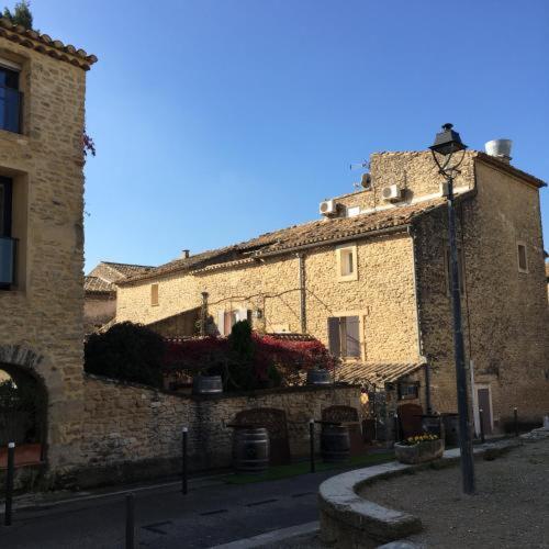 Les Chambres Du Vieux Bistrot Cabrières-dʼAvignon Exteriör bild