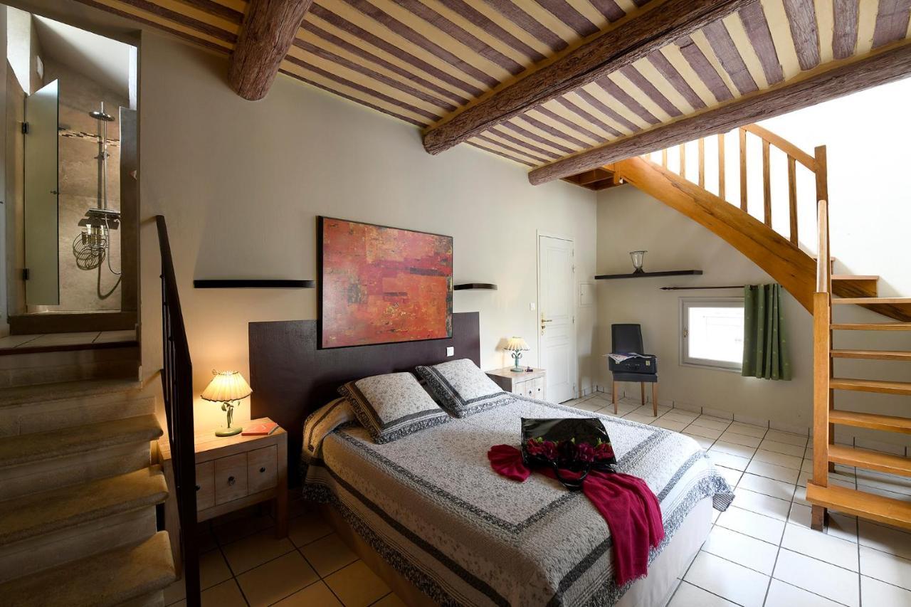 Les Chambres Du Vieux Bistrot Cabrières-dʼAvignon Exteriör bild