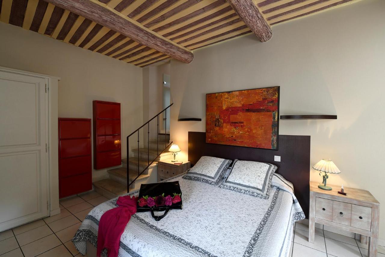 Les Chambres Du Vieux Bistrot Cabrières-dʼAvignon Exteriör bild