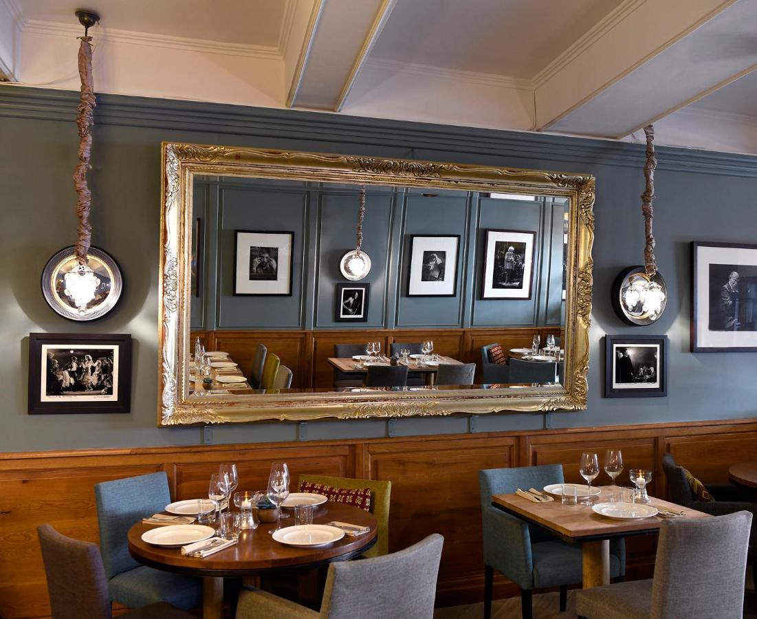 Les Chambres Du Vieux Bistrot Cabrières-dʼAvignon Exteriör bild