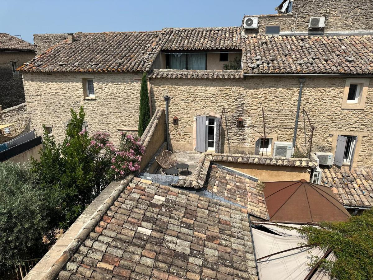 Les Chambres Du Vieux Bistrot Cabrières-dʼAvignon Exteriör bild